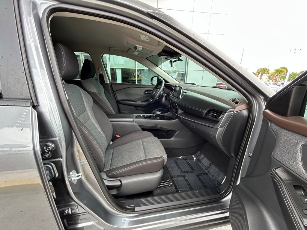 Certified 2021 Nissan Rogue S image 32