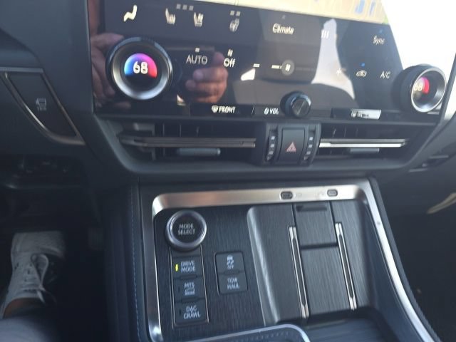 Used 2024 Lexus GX 550 AWD/4WD image 22