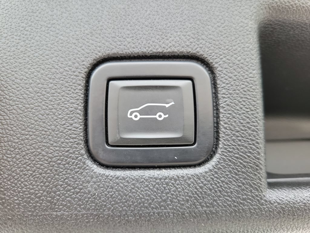 Used 2022 Chevrolet Equinox Premier AWD/4WD image 9