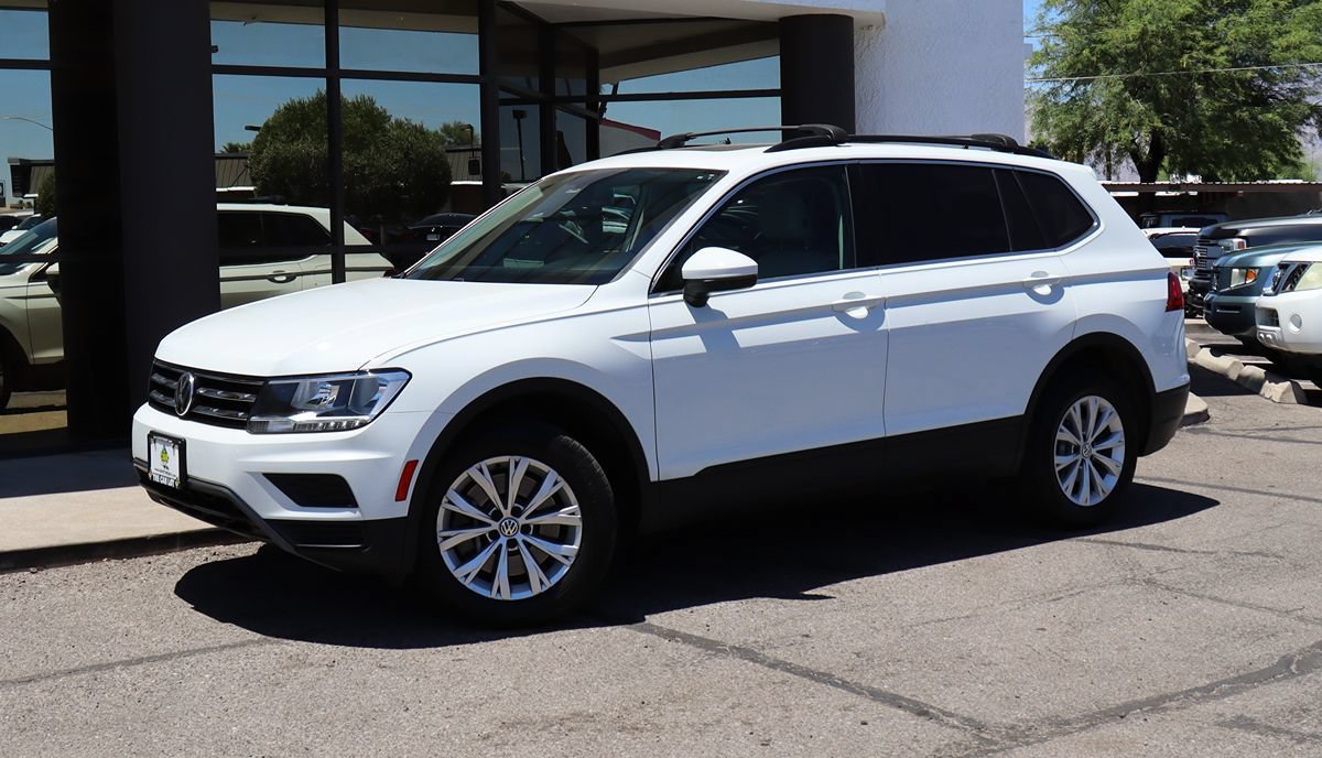 Used 2019 Volkswagen Tiguan SE w/ Panoramic Sunroof Package AWD/4WD image 3