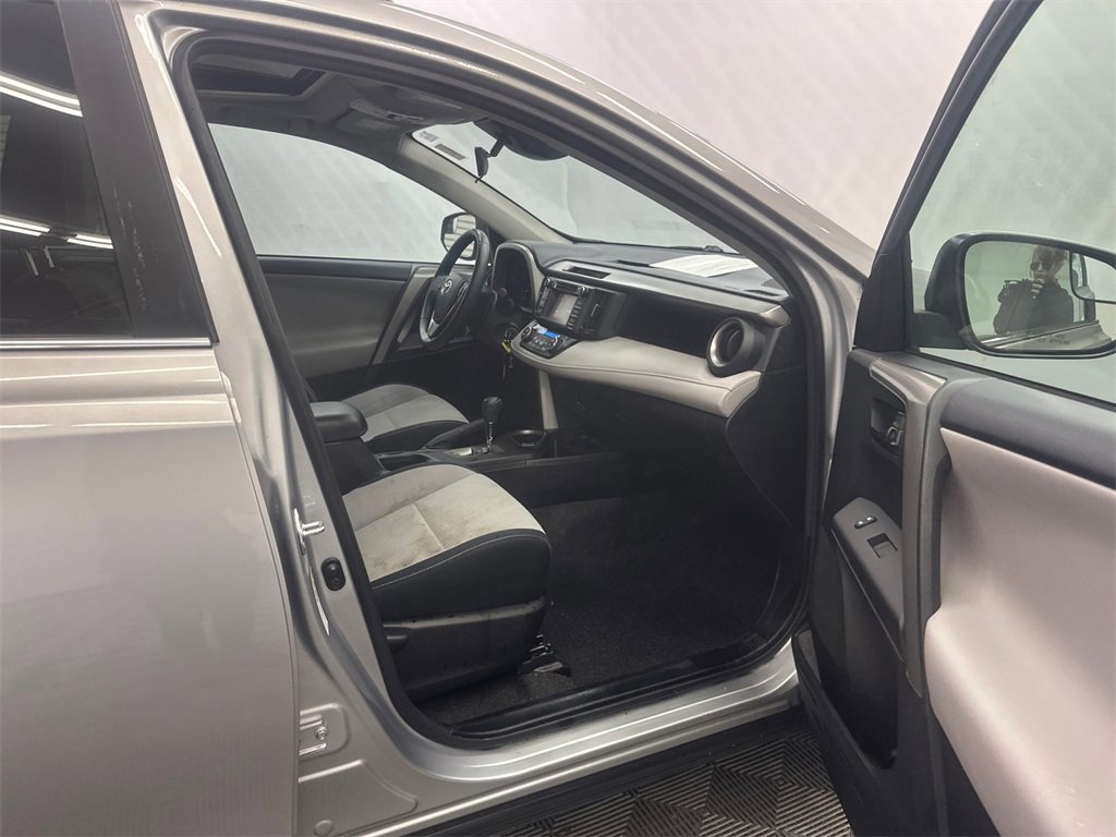 Used 2017 Toyota RAV4 XLE image 14