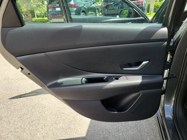 Certified 2026 Hyundai Elantra SE w/ Cargo Package FWD image 7