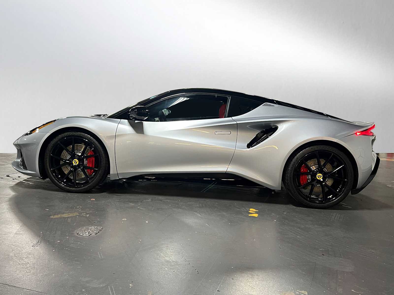 Used 2024 Lotus Emira First Edition image 6