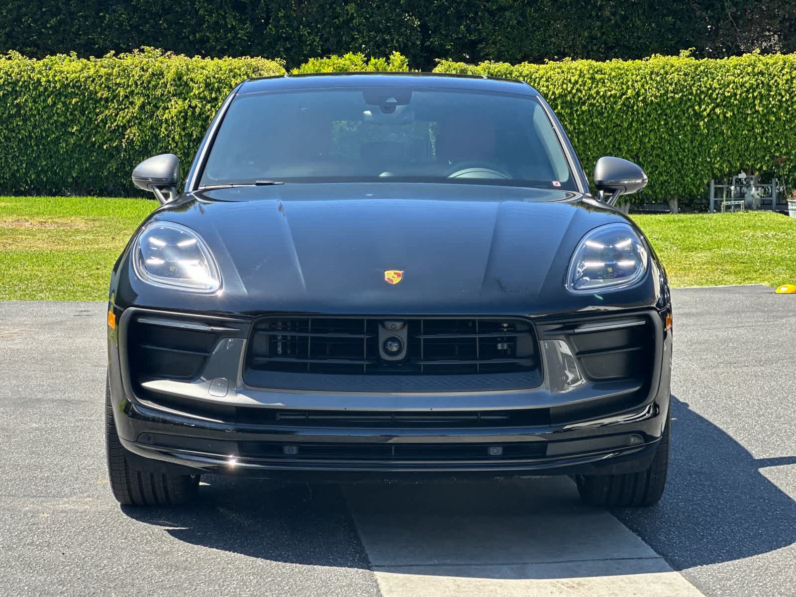 Certified 2023 Porsche Macan Turbo AWD/4WD image 11