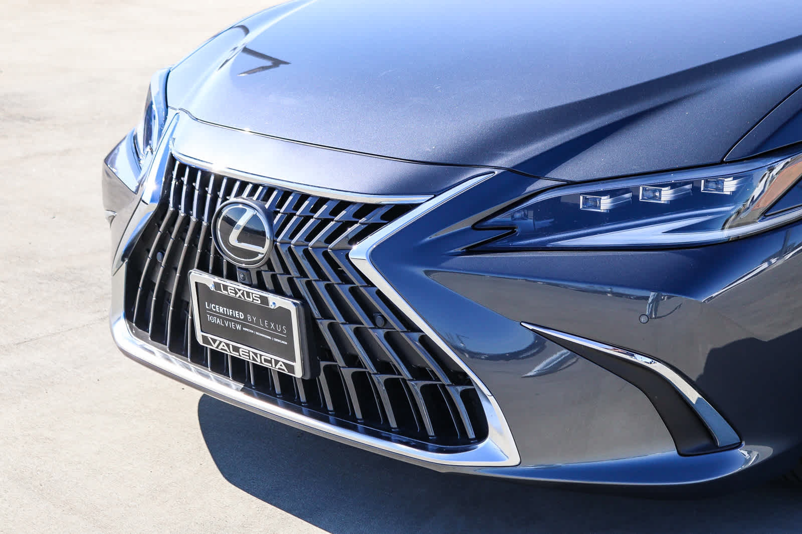 Certified 2025 Lexus ES 300h w/ Accessory Package (Z1) FWD image 8