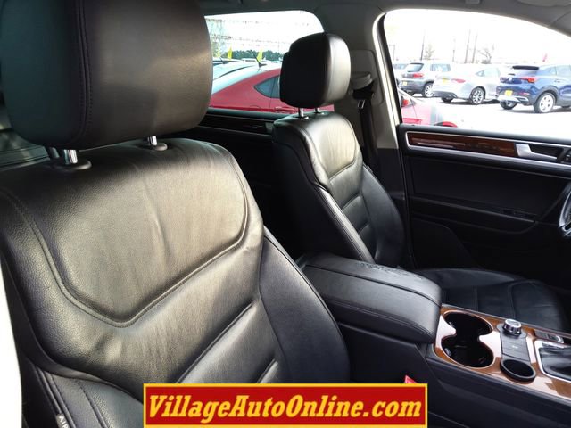 Used 2014 Volkswagen Touareg VR6 image 32