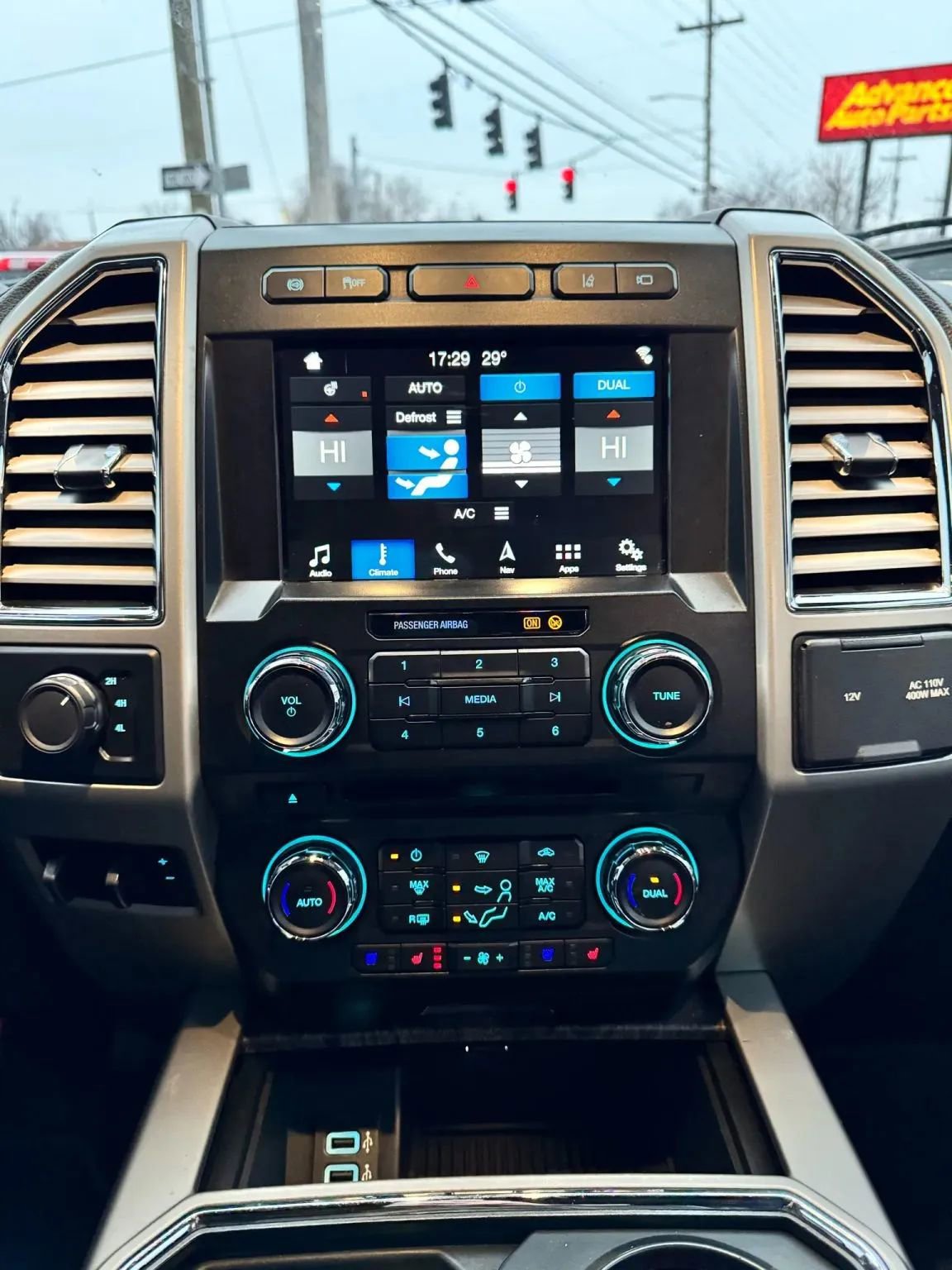 Used 2017 Ford F450 Lariat w/ Lariat Ultimate Package AWD/4WD image 25