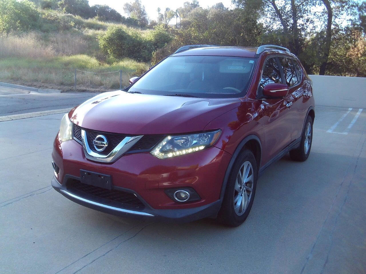 Used 2014 Nissan Rogue SL AWD/4WD image 3