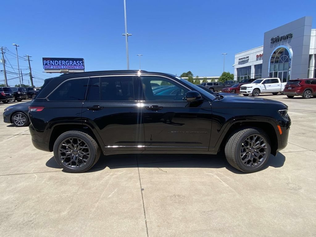 New 2026 Jeep Grand Cherokee Summit w/ Obsidian Package AWD/4WD image 37