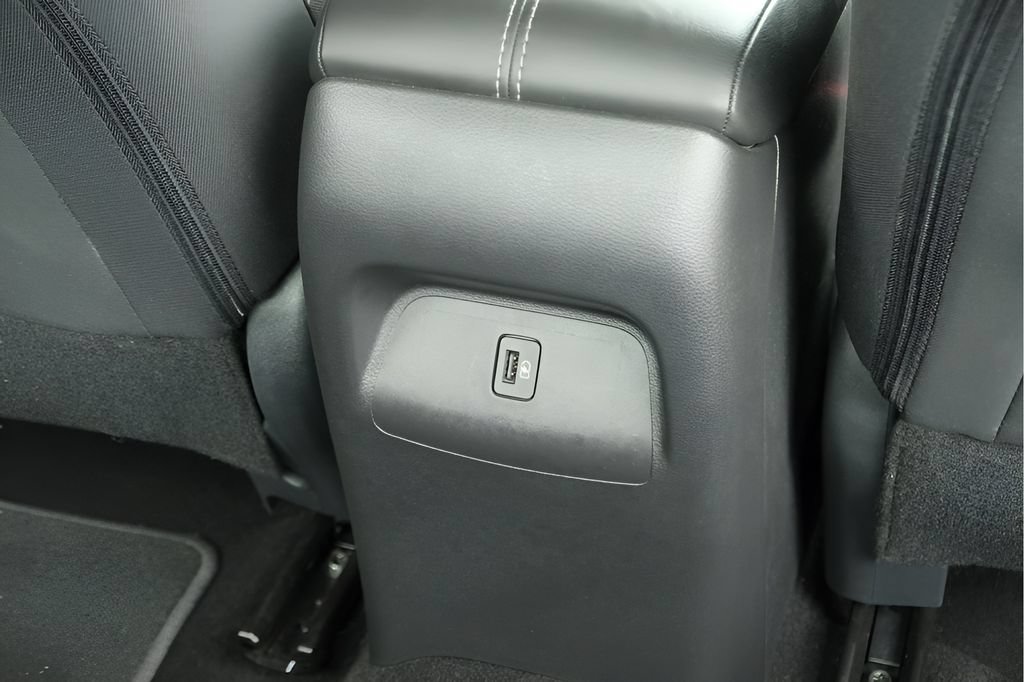 Used 2025 Nissan Sentra SV FWD image 26