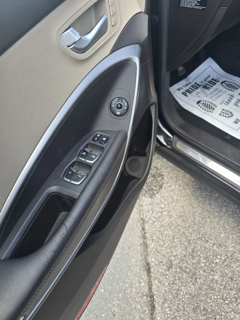 Used 2017 Hyundai Santa Fe Limited image 10