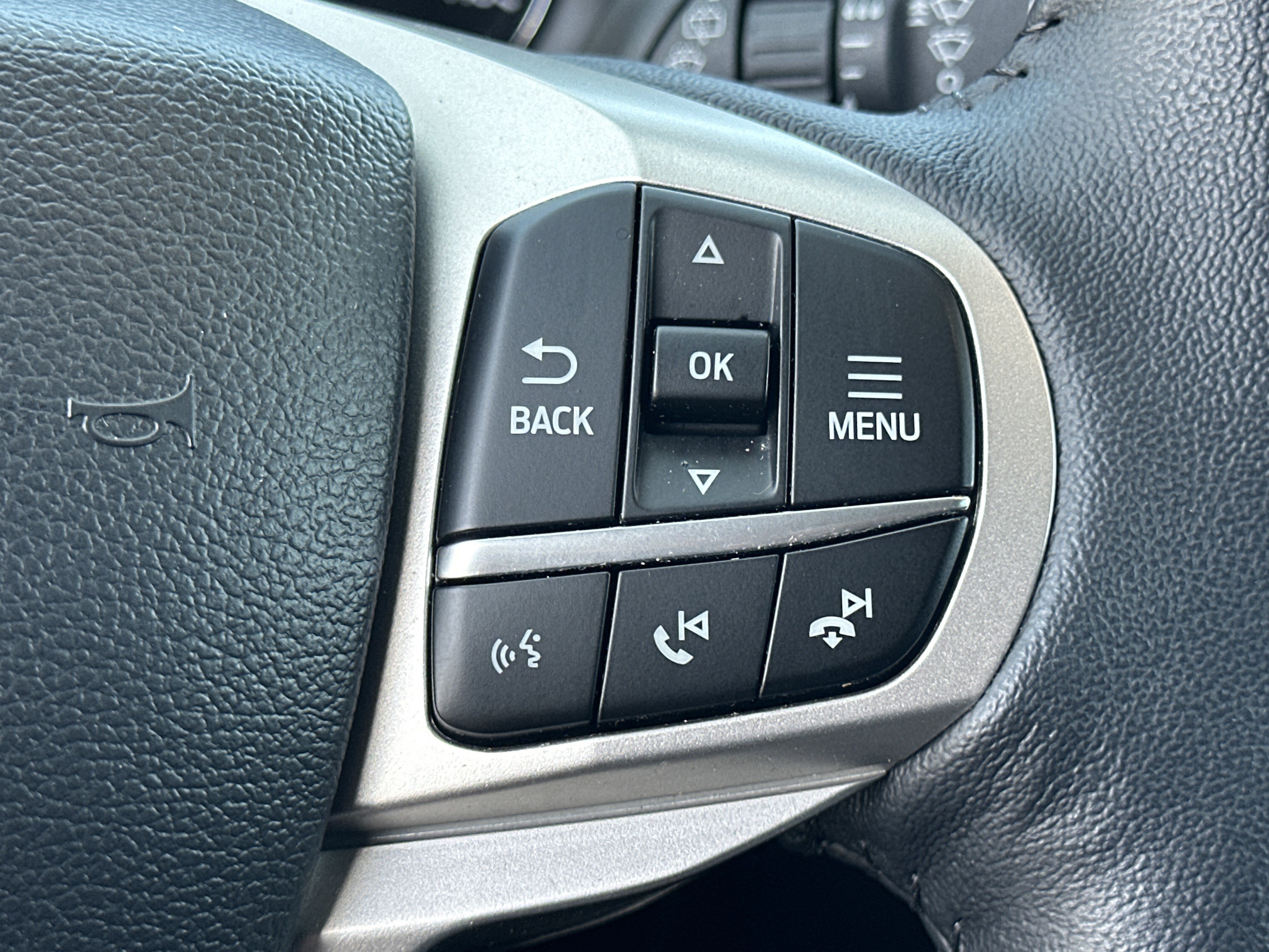 Used 2024 Ford Explorer XLT w/ Equipment Group 202A image 12