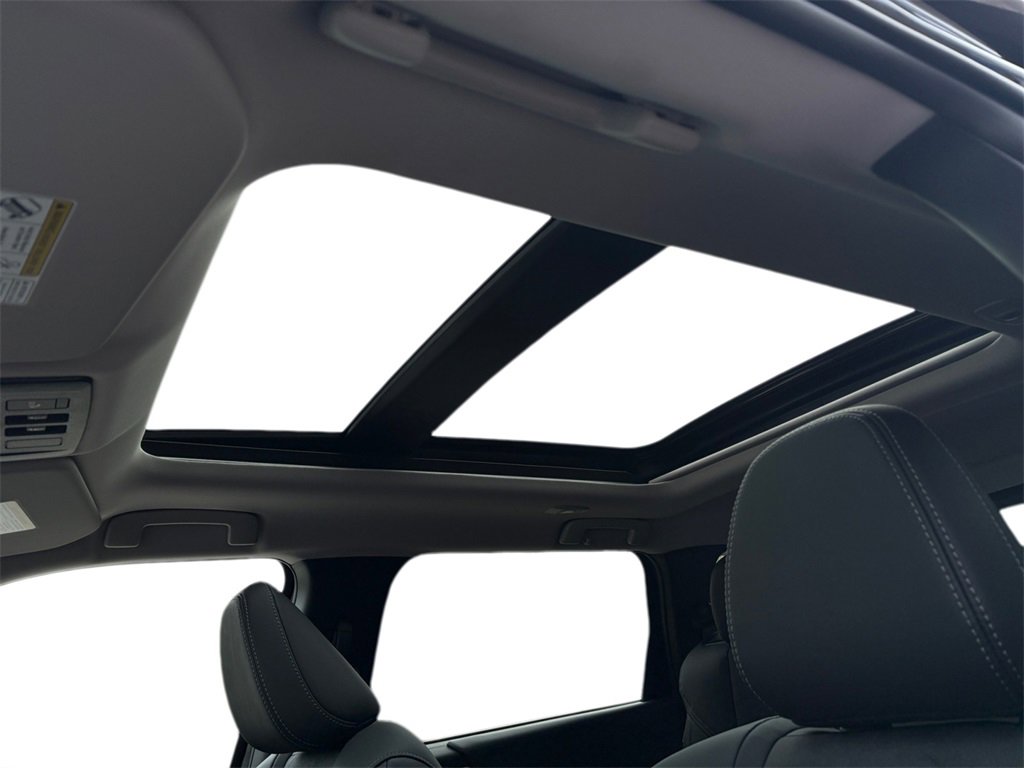 New 2025 Mitsubishi Outlander SE image 4