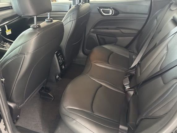 New 2026 Jeep Compass Limited image 18
