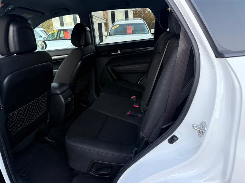 Used 2014 Kia Sorento LX image 12