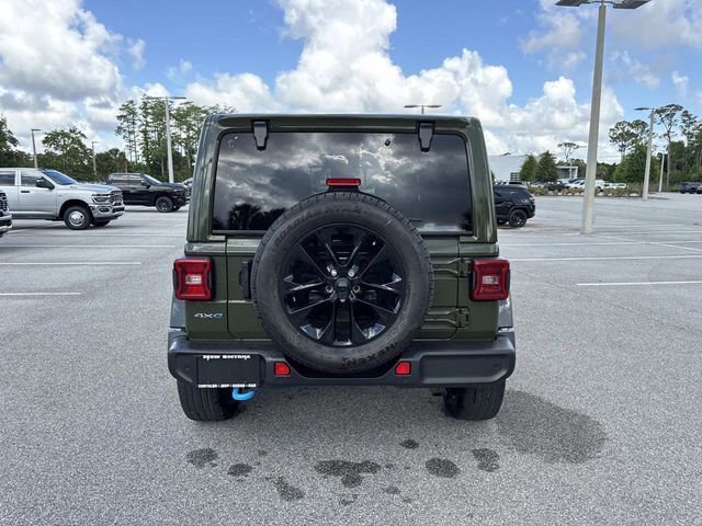 Used 2024 Jeep Wrangler Unlimited Sahara w/ Technology Group AWD/4WD image 4