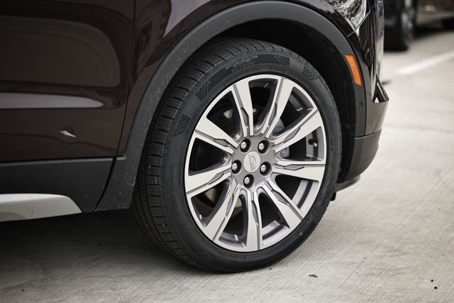 Used 2021 Cadillac XT4 Premium Luxury image 5