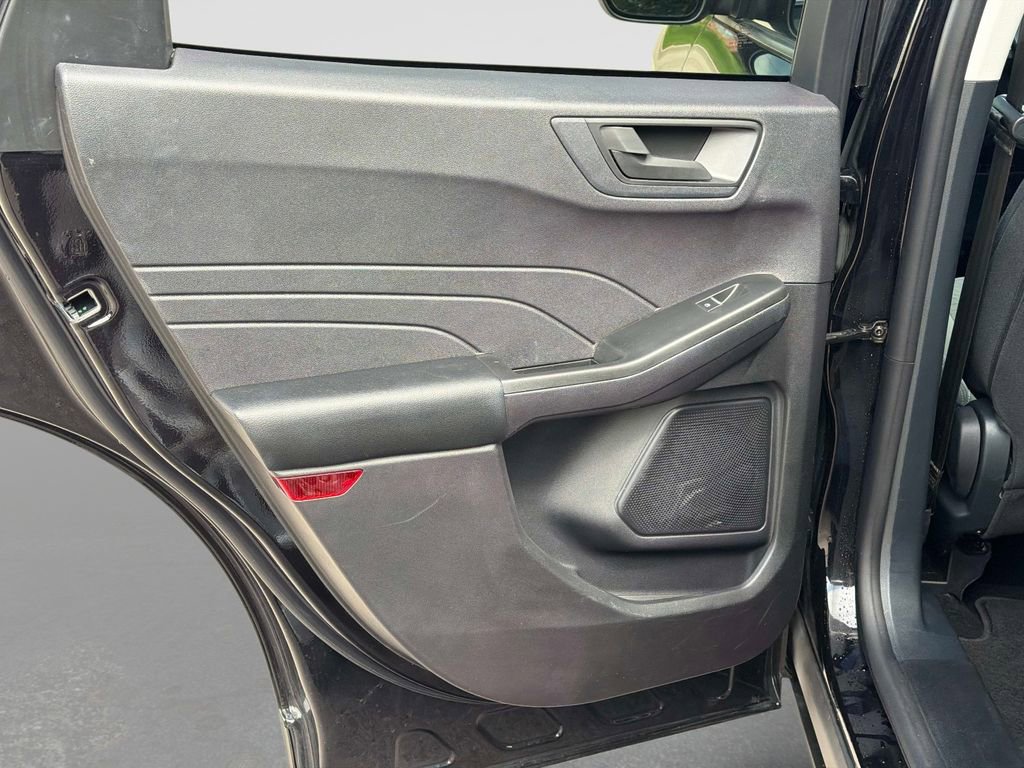 Used 2022 Ford Escape SE w/ Cold Weather Package FWD image 13