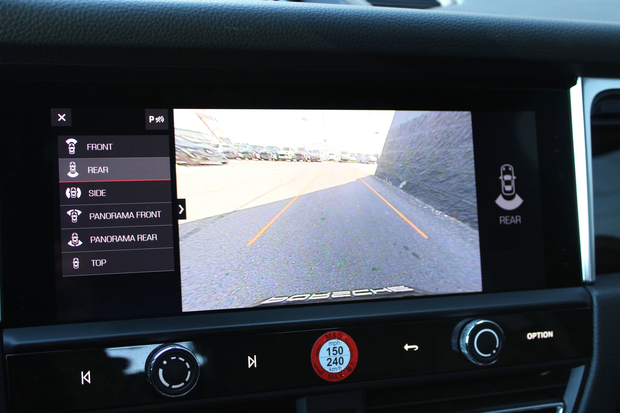 Certified 2023 Porsche Macan S image 18