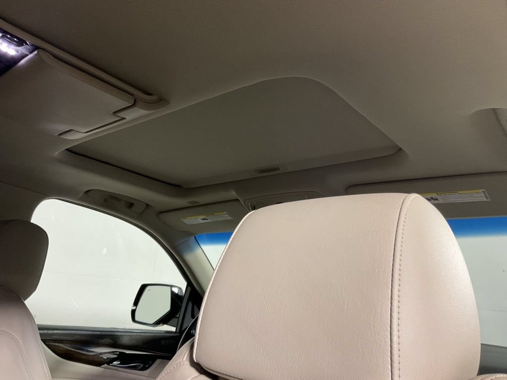 Used 2019 Cadillac Escalade Luxury AWD/4WD image 4