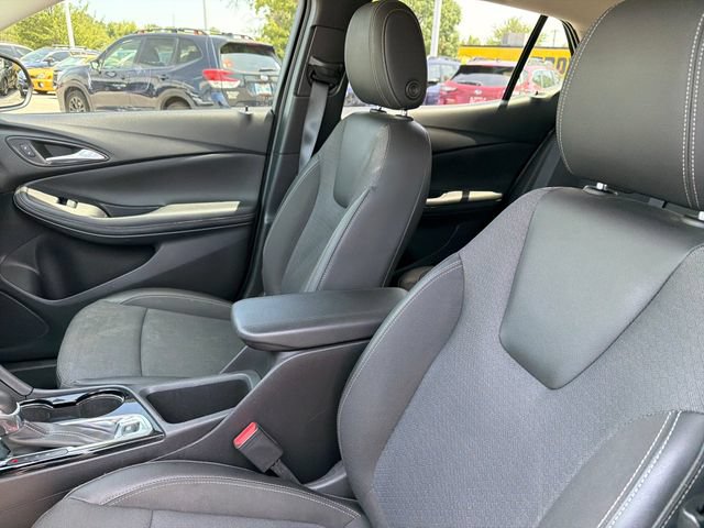 Used 2023 Buick Encore GX Preferred FWD image 19