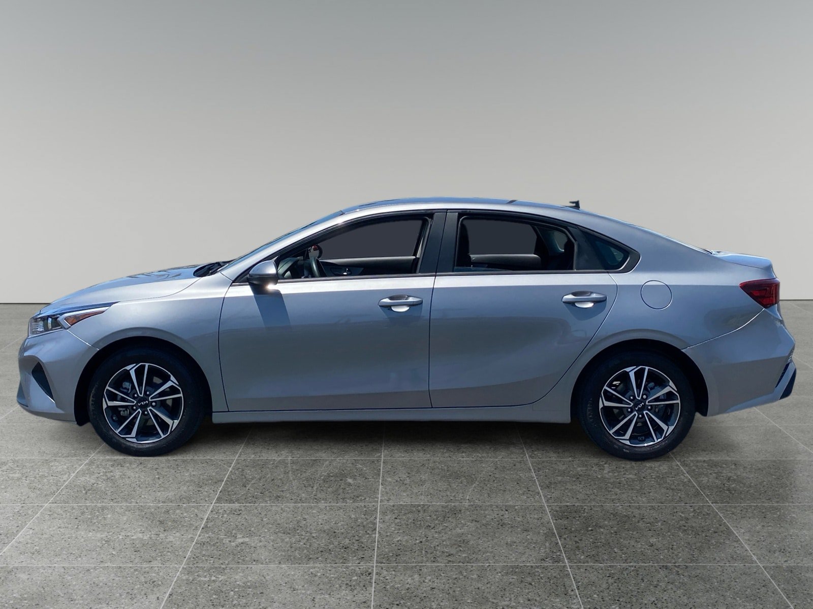 Used 2024 Kia Forte LXS w/ LXS Technology Package FWD image 2