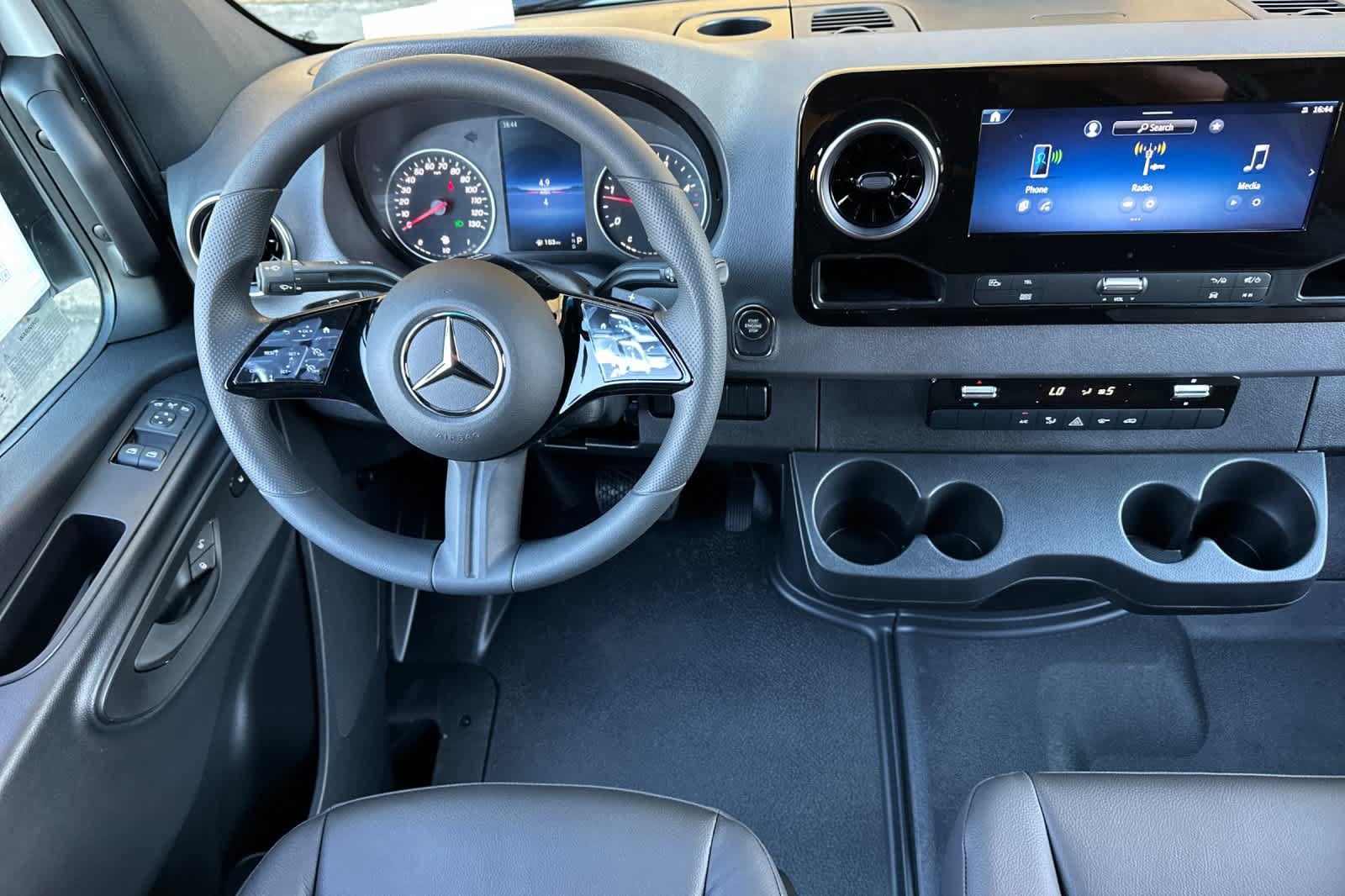 New 2026 Mercedes-Benz Sprinter 2500 image 12