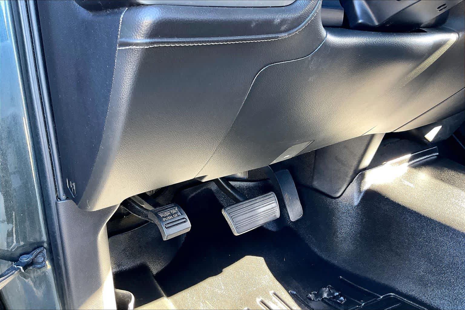 Used 2017 GMC Sierra 1500 SLE w/ SLE Value Package RWD image 33