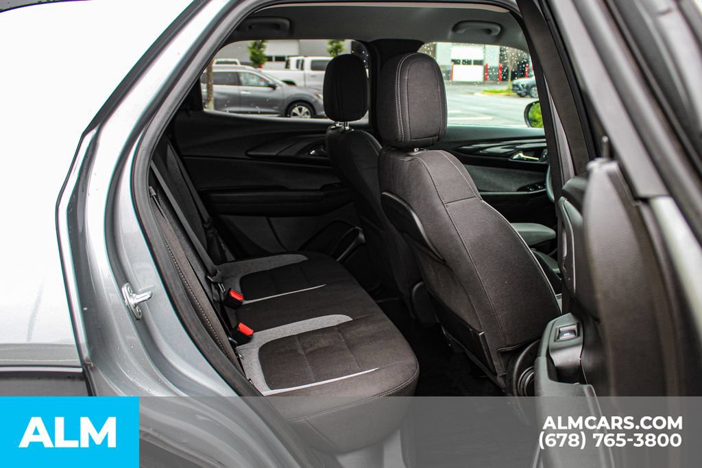 Used 2025 Chevrolet TrailBlazer LT FWD image 16