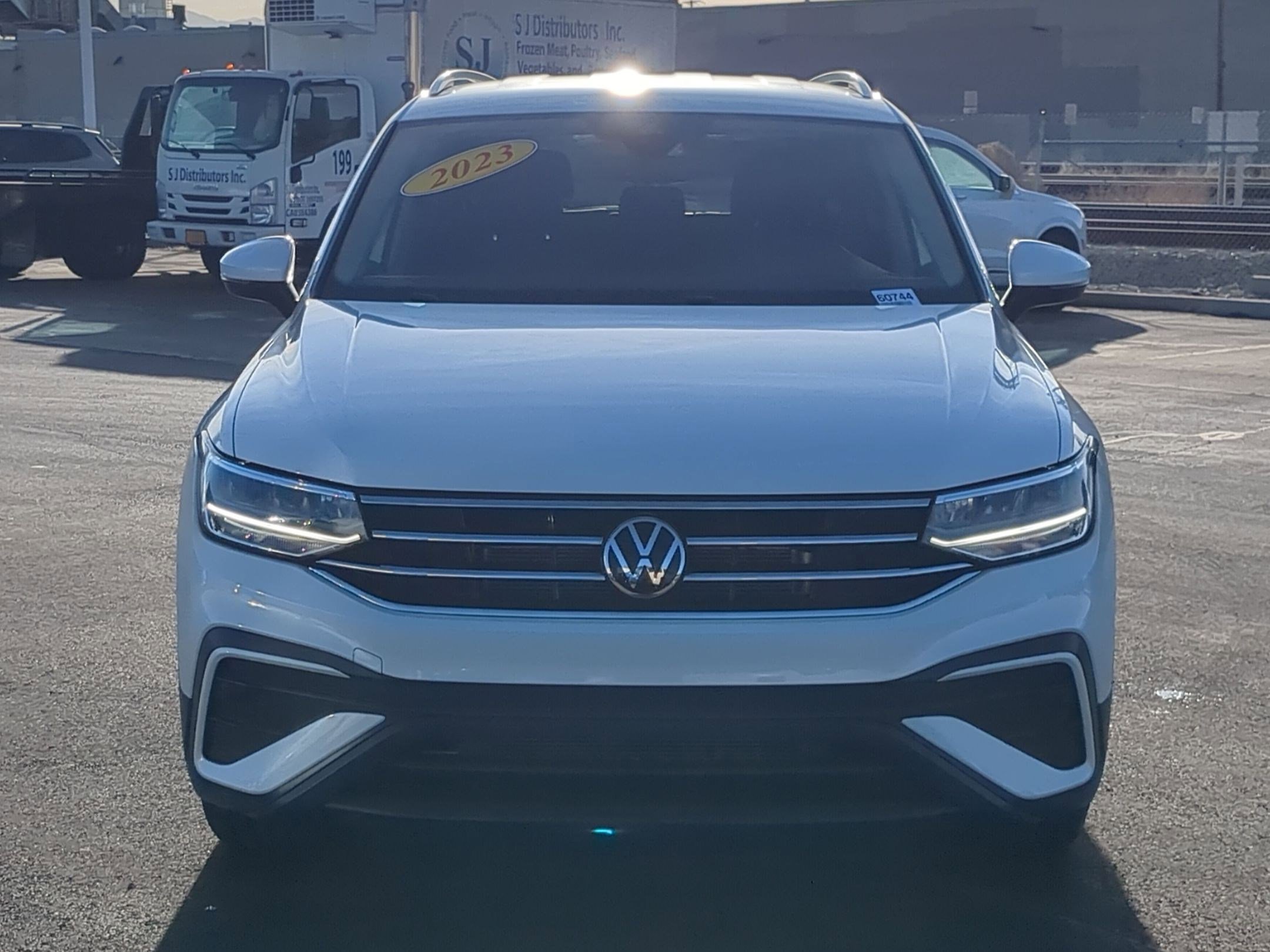 Used 2023 Volkswagen Tiguan SE image 9