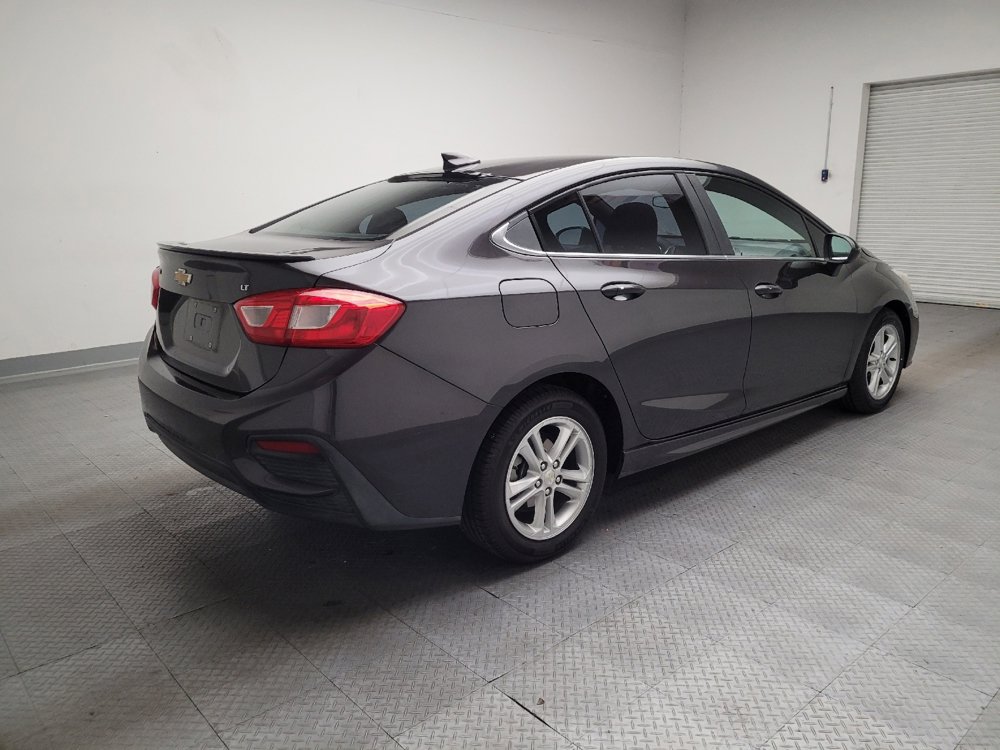 Used 2016 Chevrolet Cruze LT w/ Sun And Sound Package FWD image 9