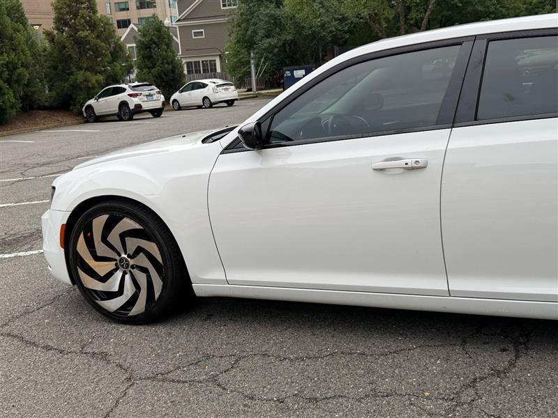 Used 2019 Chrysler 300 Touring w/ Sport Appearance Package RWD image 13