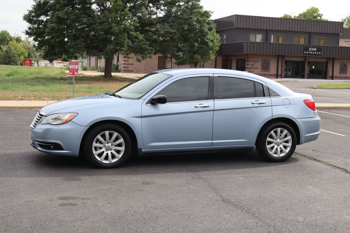 Used 2014 Chrysler 200 Limited FWD image 10