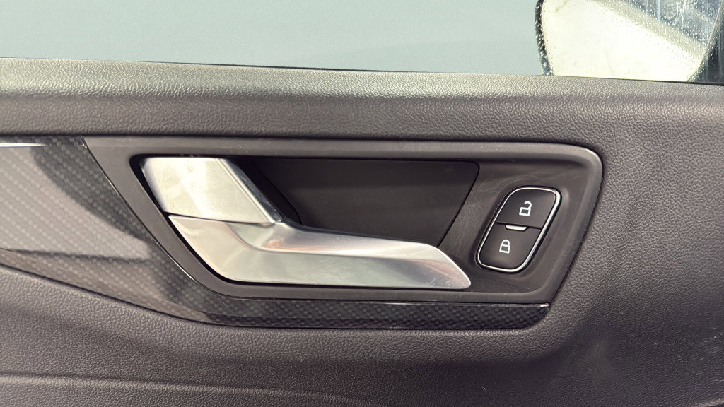 Used 2025 Ford Escape ST-Line AWD/4WD image 16