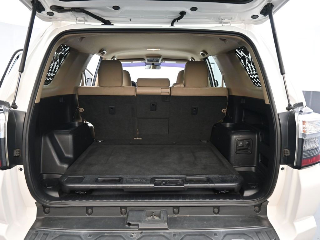 Used 2016 Toyota 4Runner SR5 image 18