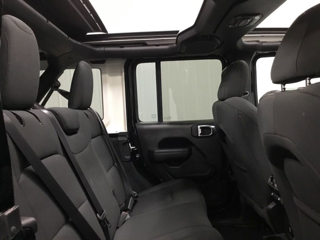 Used 2022 Jeep Wrangler Unlimited Sport image 39