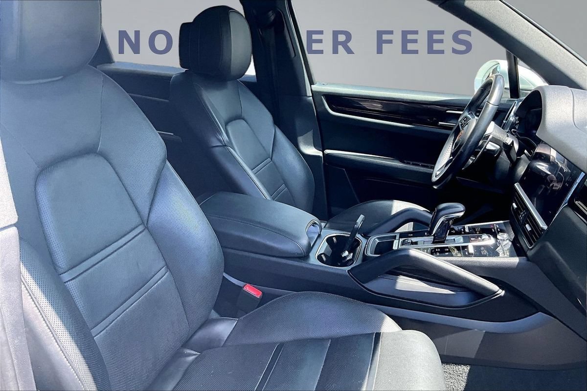 Used 2022 Porsche Cayenne AWD/4WD image 29
