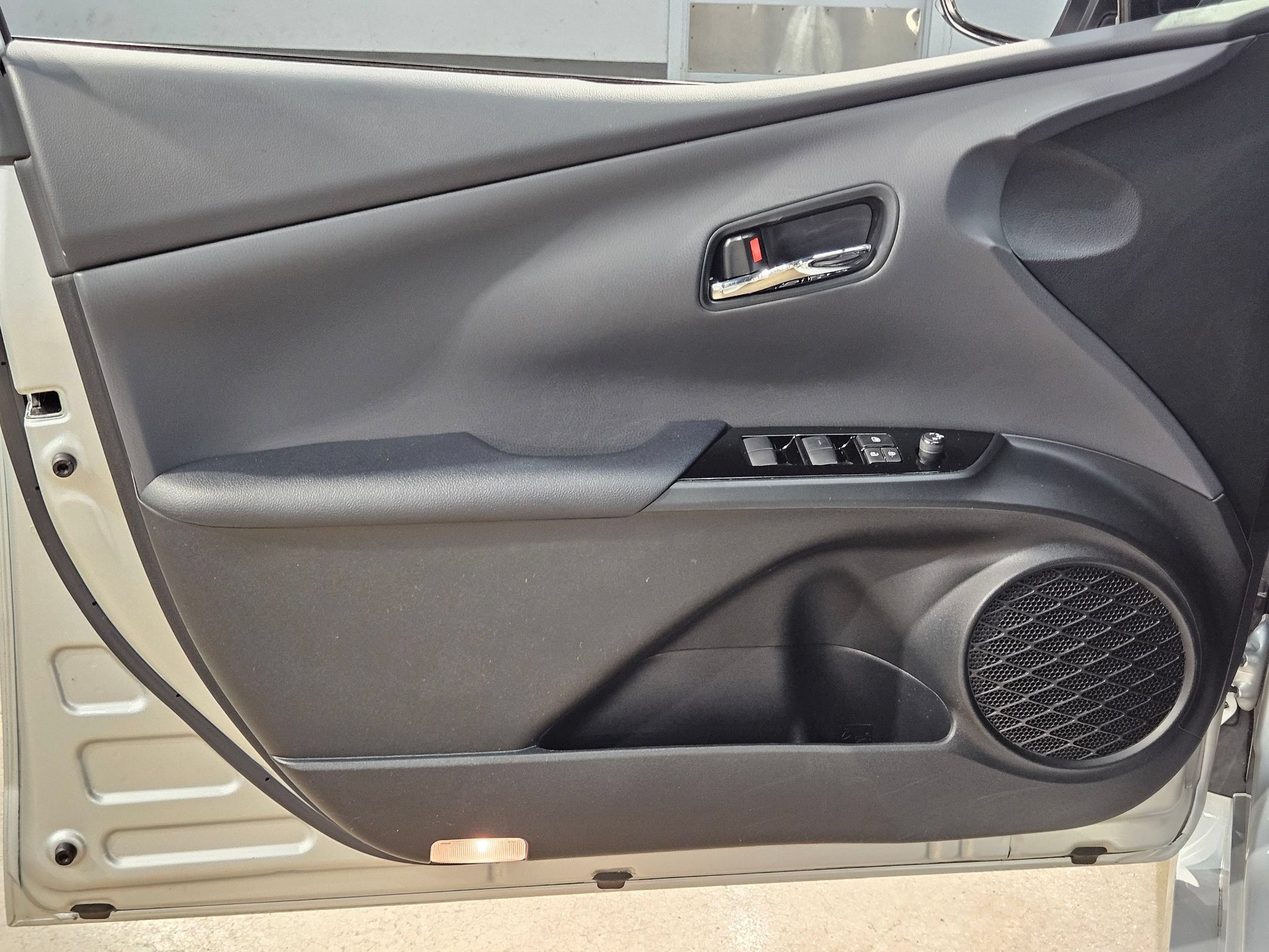 Used 2021 Toyota Prius Prime Limited FWD image 20