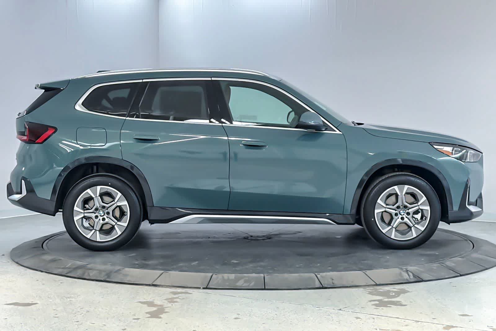 New 2026 BMW X1 xDrive28i w/ Convenience Package AWD/4WD image 8