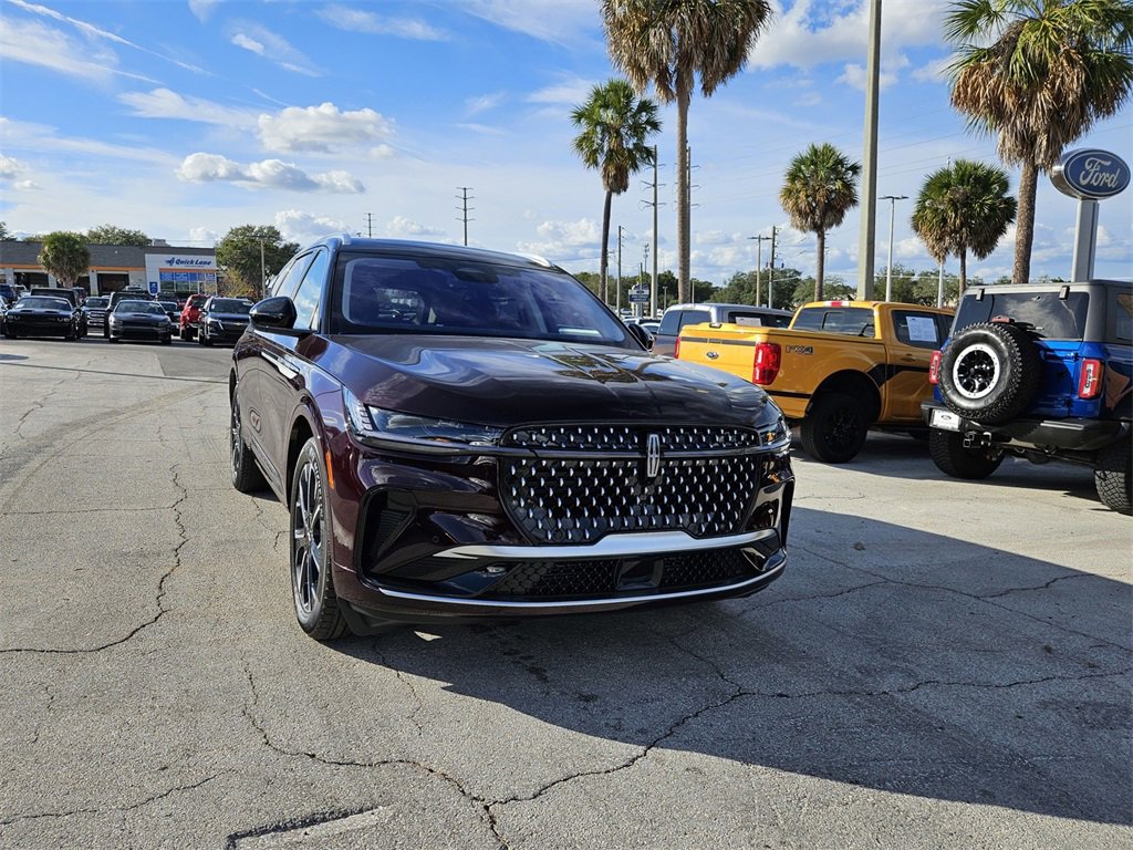 Used 2025 Lincoln Nautilus Reserve image 2