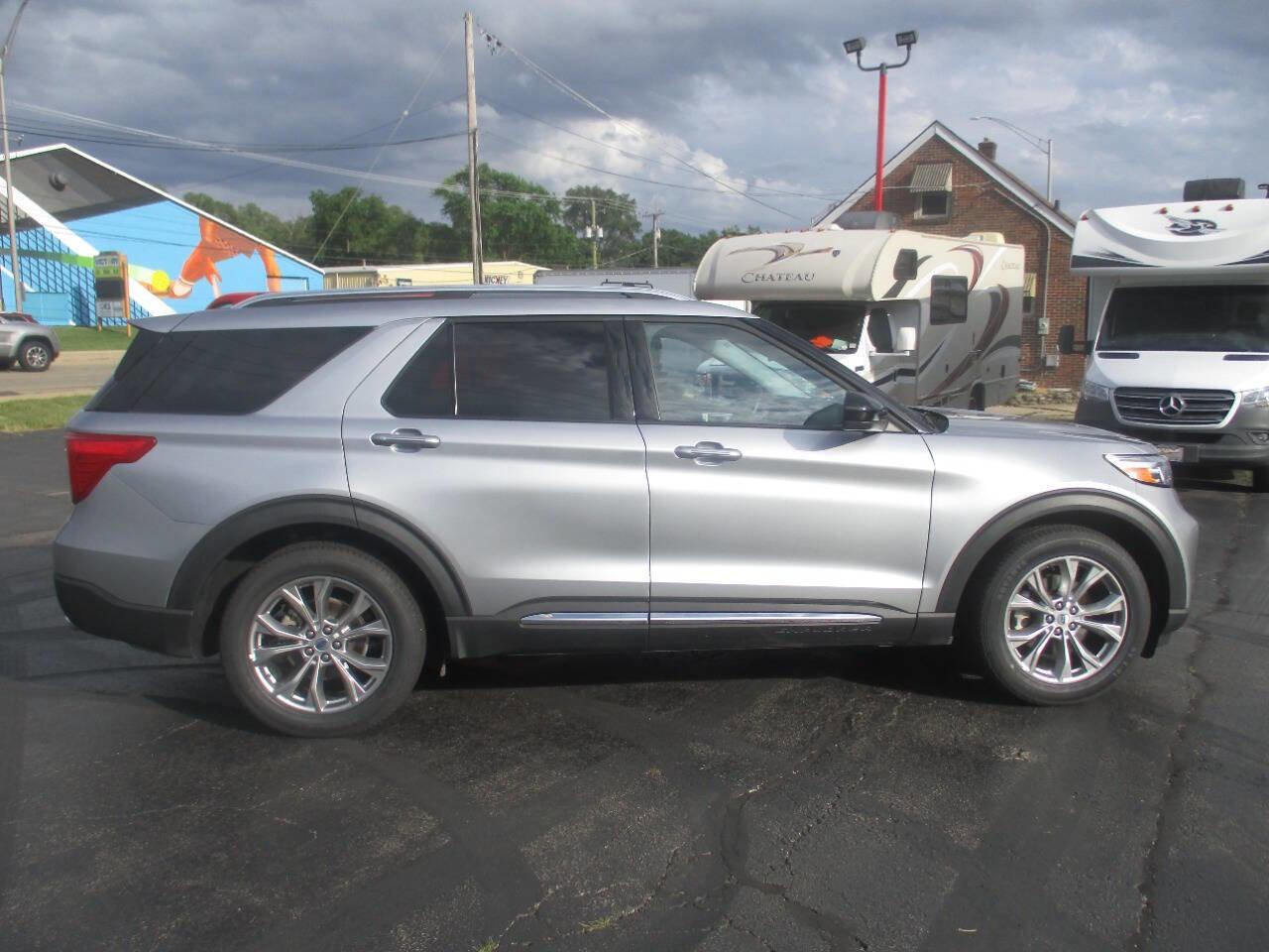 Used 2024 Ford Explorer Limited image 6