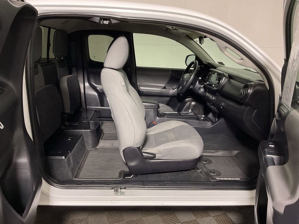 Used 2020 Toyota Tacoma SR image 30