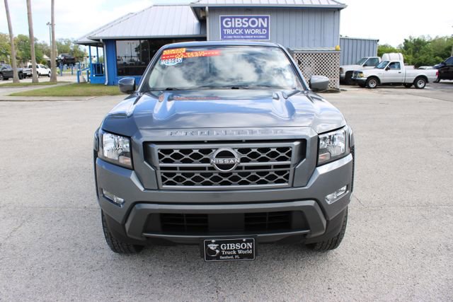 Used 2022 Nissan Frontier SV image 2