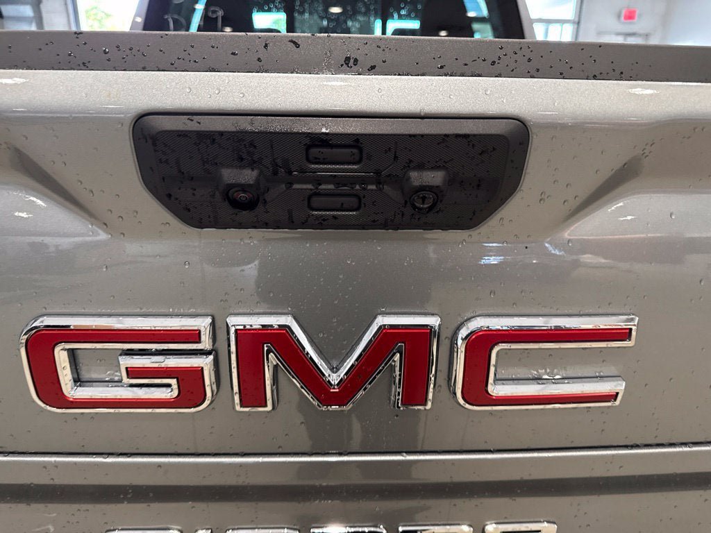 New 2026 GMC Sierra 1500 SLT w/ SLT Convenience Package AWD/4WD image 9