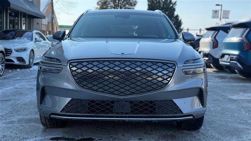 Used 2023 Genesis Electrified GV70 Advanced image 8