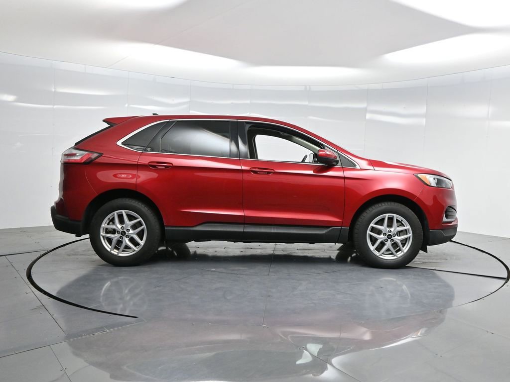 Used 2023 Ford Edge SEL image 32