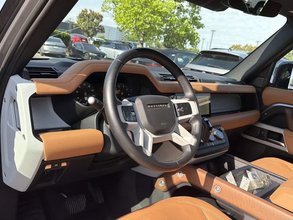 Used 2023 Land Rover Defender 110 S AWD/4WD image 10