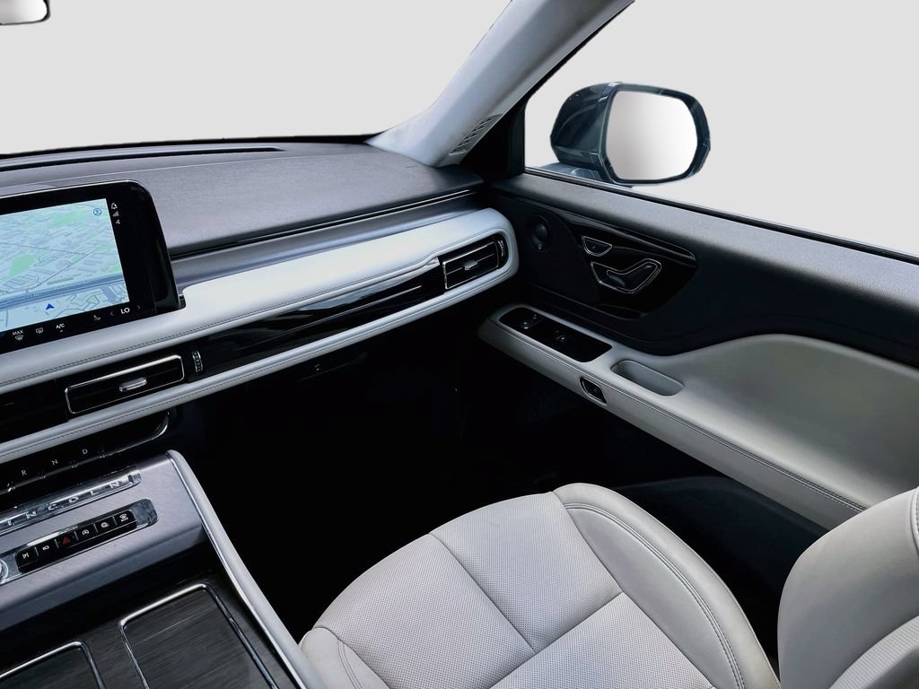 Used 2025 Lincoln Aviator AWD w/ Equipment Group 101A image 24