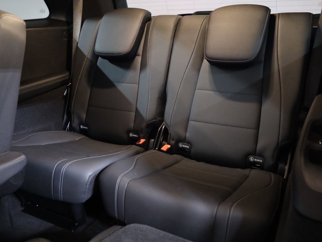 Used 2025 Mercedes-Benz GLS 450 4MATIC image 43