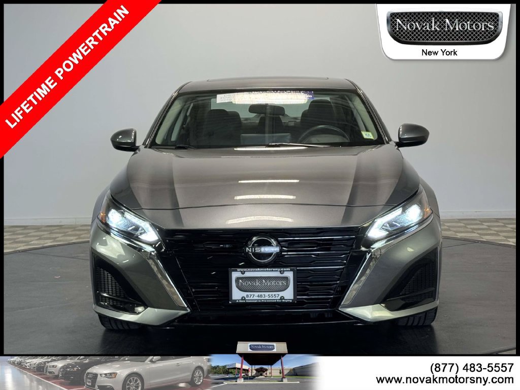Used 2024 Nissan Altima 2.5 SV w/ SV Premium Package AWD/4WD image 2